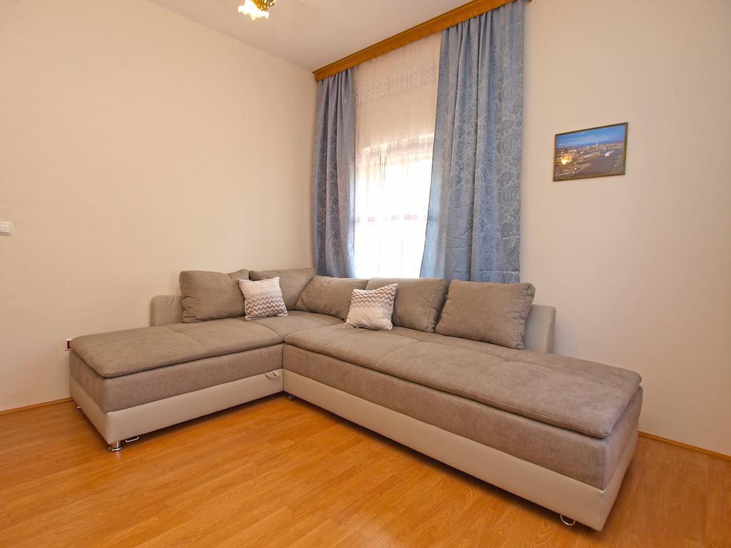 Apartments Joko 1160 Pula Extérieur photo